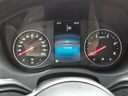 Used 2019 Mercedes-Benz Sprinter 144 image 37