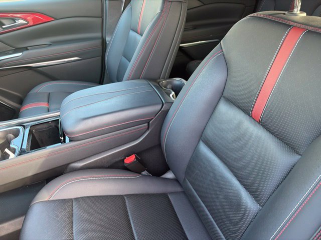 Used 2024 Chevrolet Traverse RS w/ LPO, Floor Liner Package AWD/4WD image 8