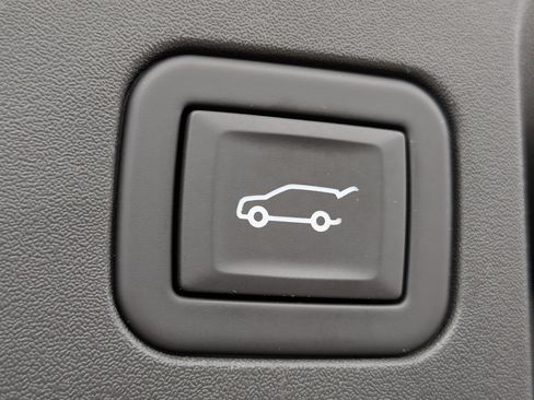 Certified 2023 Buick Envision Essence FWD image 18