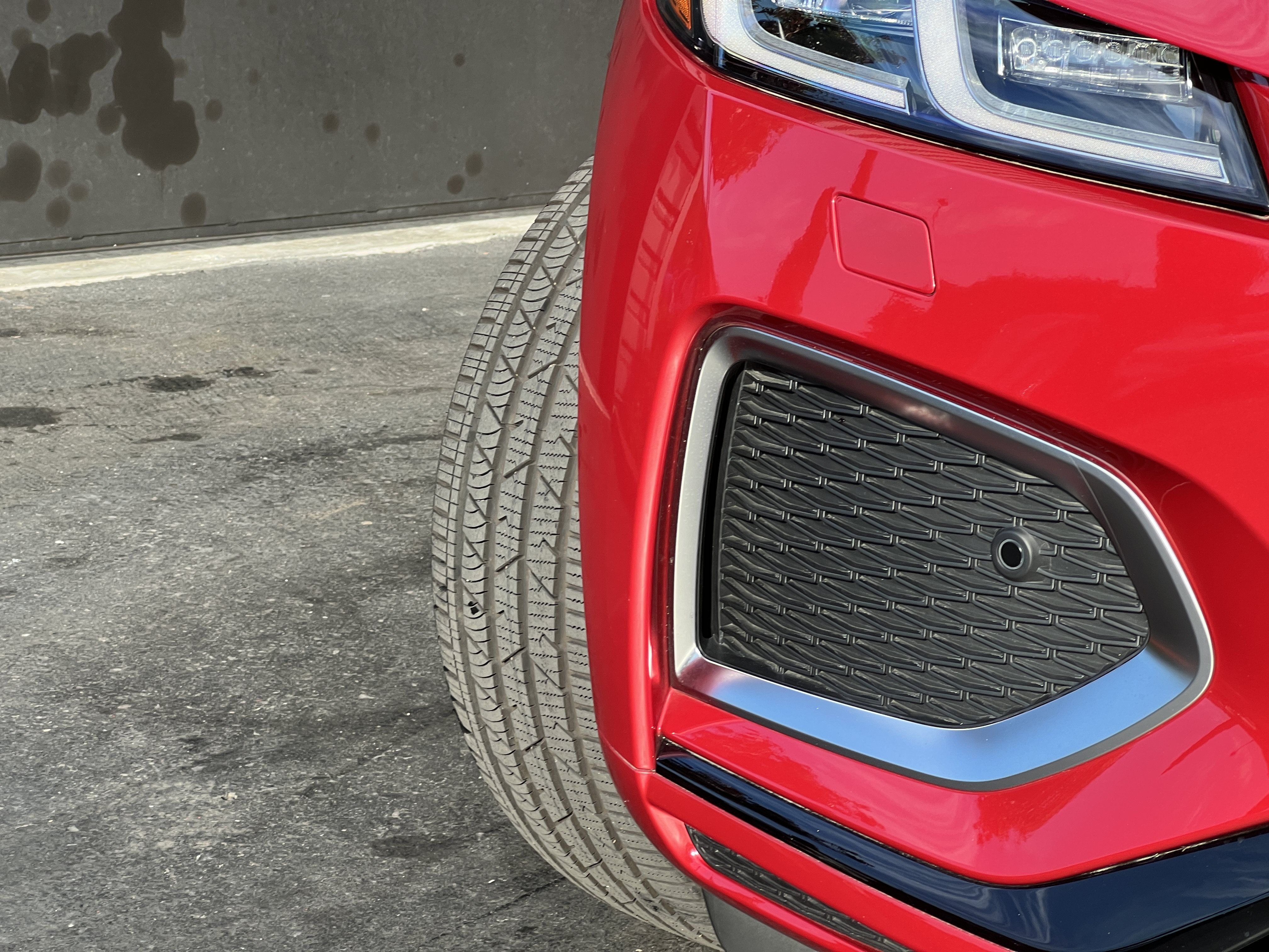 Certified 2025 Jaguar F-PACE R-Dynamic S AWD/4WD image 3