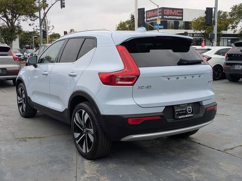 Certified 2025 Volvo XC40 B5 Plus w/ Climate Package AWD/4WD image 4