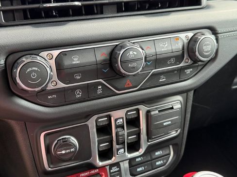 Used 2026 Jeep Gladiator Rubicon AWD/4WD image 27