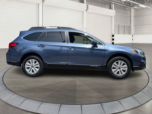 Used 2015 Subaru Outback 2.5i Premium AWD/4WD image 2