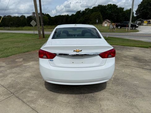 Used 2018 Chevrolet Impala LS FWD image 3