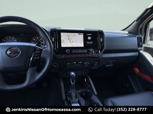 Used 2025 Nissan Frontier PRO-4X w/ Pro Premium Package image 27