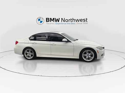 Used 2017 BMW 328d Sedan w/ M Sport Package image 5