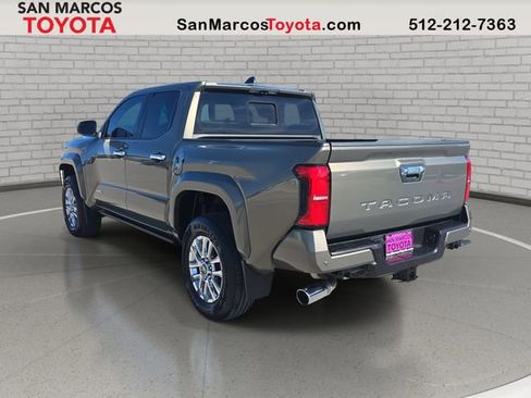 Used 2025 Toyota Tacoma Limited image 7