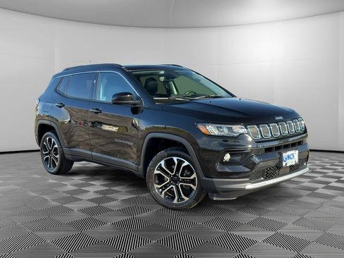 Used 2022 Jeep Compass Limited w/ Sun and Sound Group AWD/4WD image 5