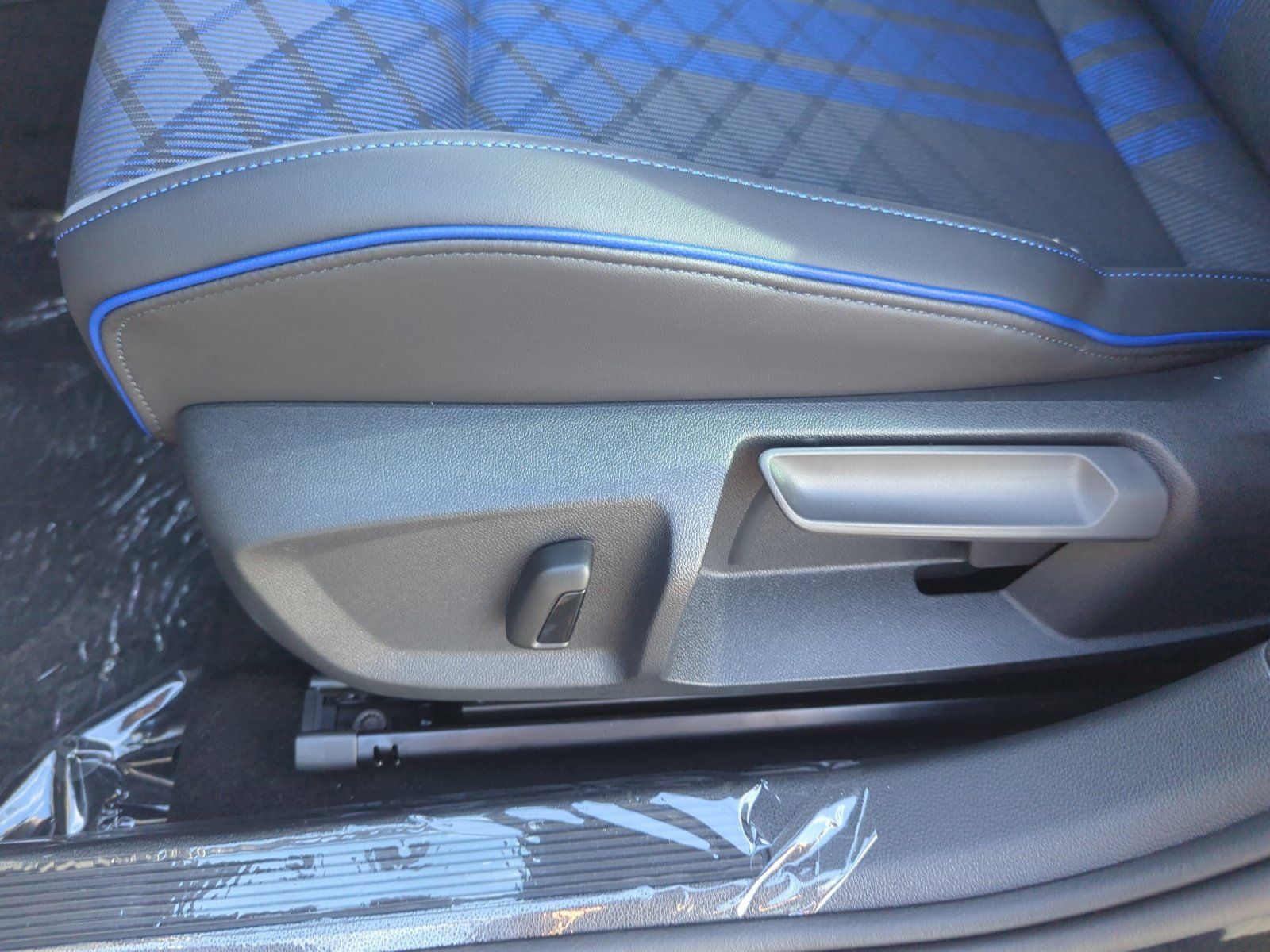 New 2026 Volkswagen Golf w/ Euro Style Package AWD/4WD image 14