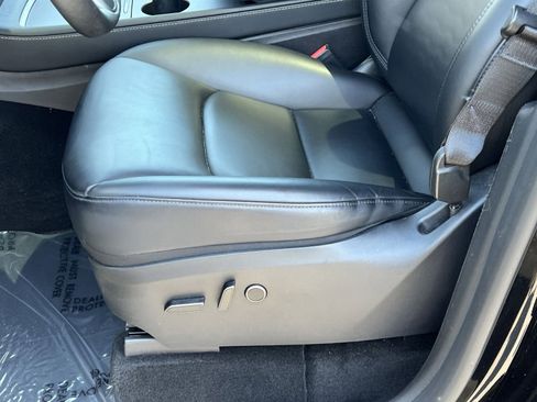 Used 2023 Tesla Model Y Long Range AWD/4WD image 15