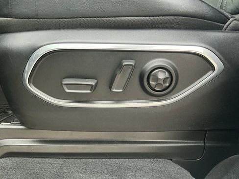 Used 2023 Jeep Wagoneer Series III w/ Premium Group I image 20