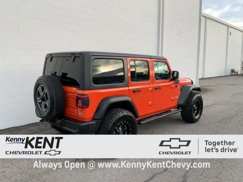 Used 2018 Jeep Wrangler Unlimited Sport S image 4