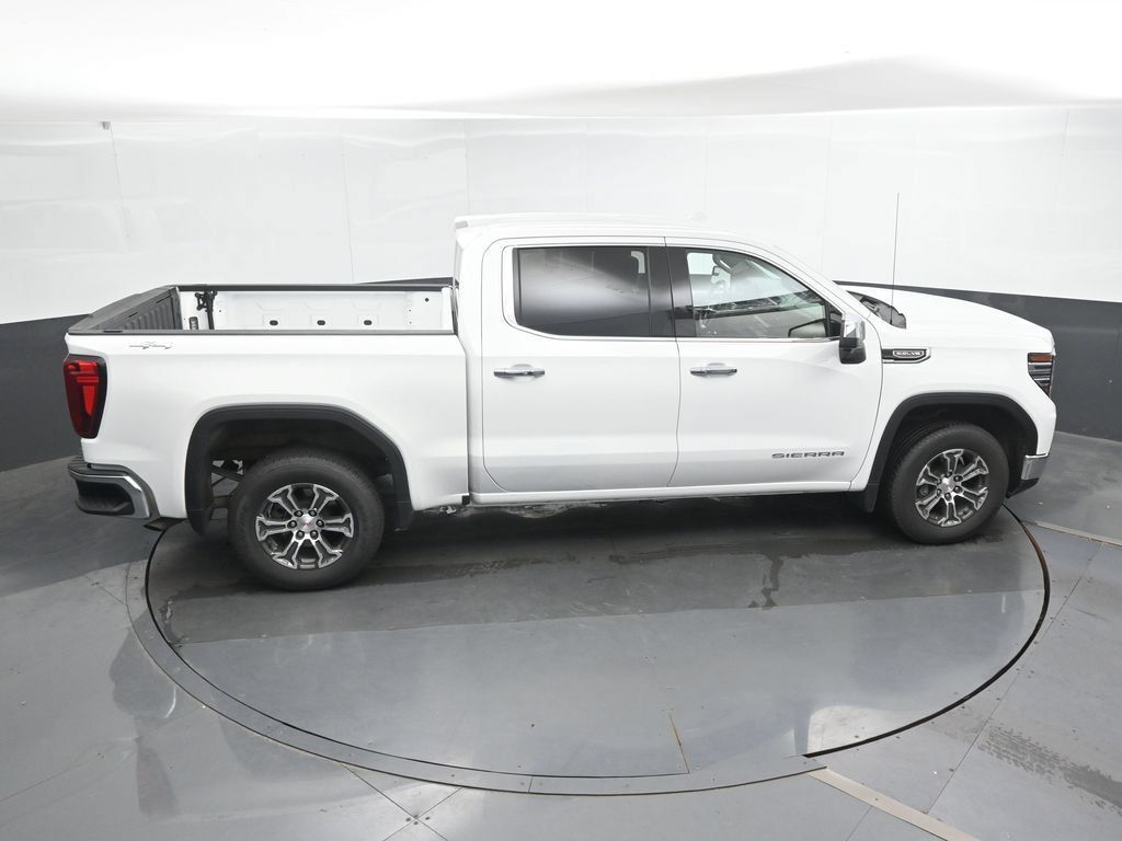 Used 2025 GMC Sierra 1500 SLT AWD/4WD image 31