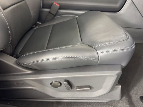 New 2025 Ford Expedition Platinum w/ Stealth Appearance Package image 21