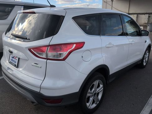 Used 2015 Ford Escape SE FWD image 3
