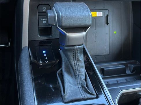 Used 2022 Toyota Tundra Limited image 17