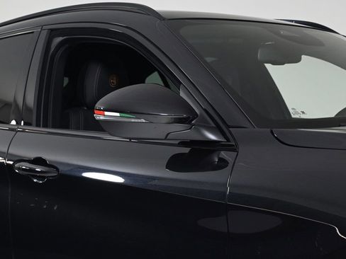 Used 2025 Alfa Romeo Stelvio Sprint image 22