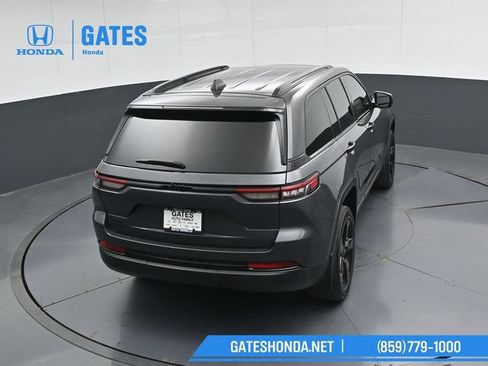 Used 2024 Jeep Grand Cherokee Altitude AWD/4WD image 46