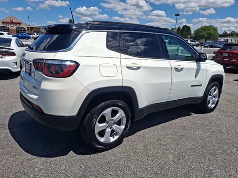 Used 2020 Jeep Compass Latitude w/ Cold Weather Group AWD/4WD image 6