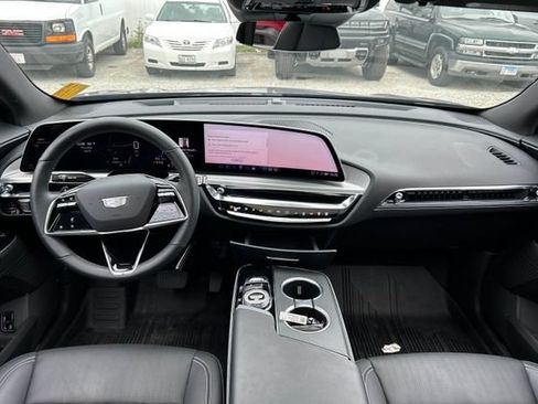 Used 2024 Cadillac Lyriq Luxury w/ LPO, Floor Liner Package AWD/4WD image 8