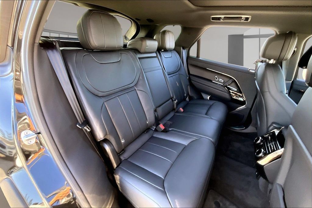 New 2026 Land Rover Range Rover Sport Dynamic SE AWD/4WD image 10