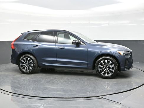 Used 2025 Volvo XC60 B5 Plus AWD/4WD image 8