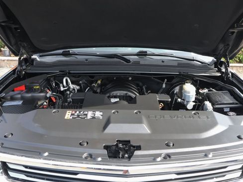 Used 2019 Chevrolet Tahoe Premier AWD/4WD image 12