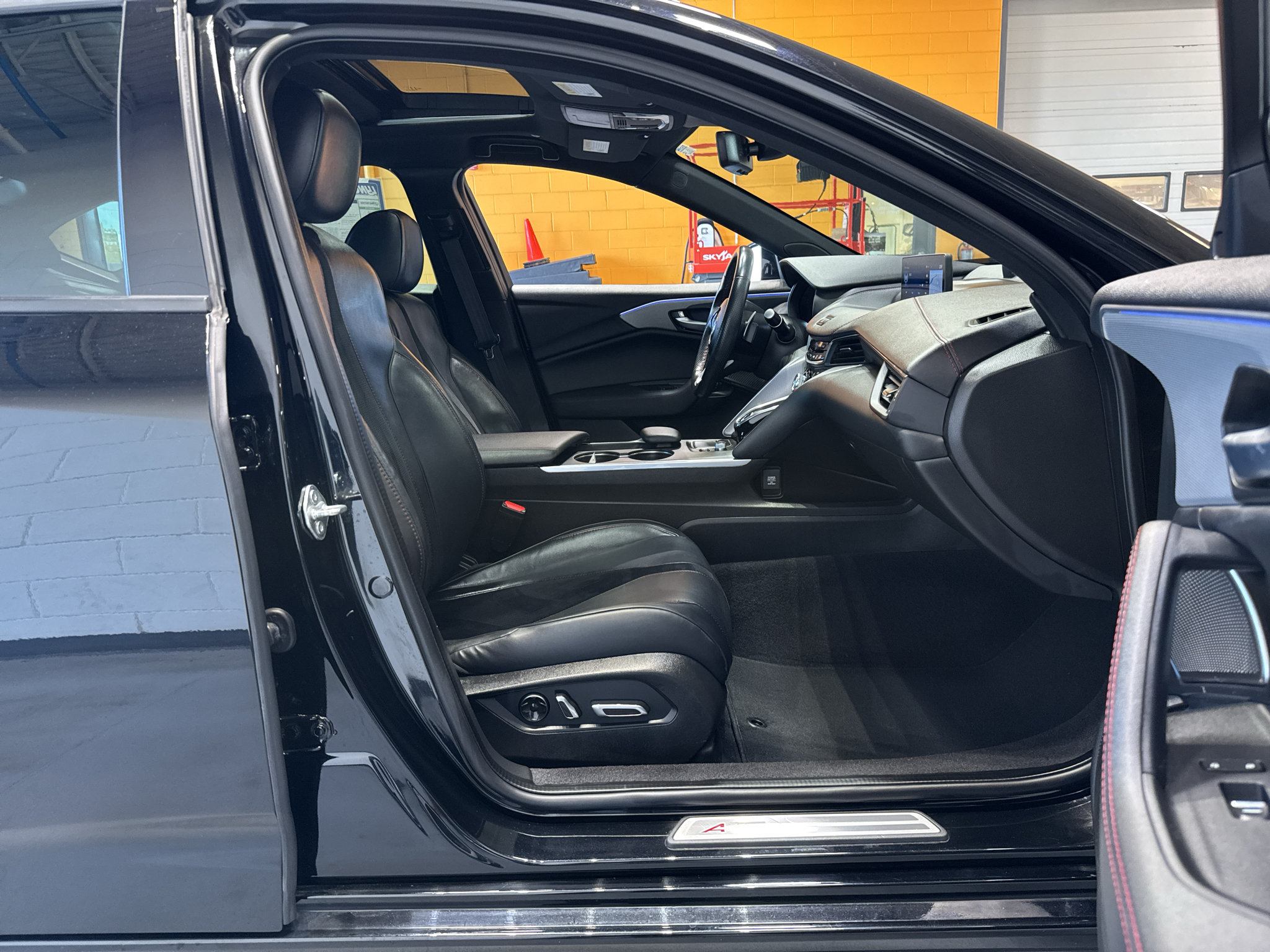 Used 2021 Acura TLX w/ A-SPEC Package FWD image 18