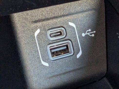 New 2026 Jeep Compass Latitude image 22