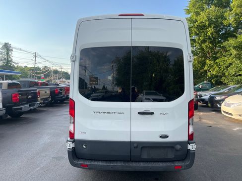 Used 2015 Ford Transit 350 XLT RWD image 3