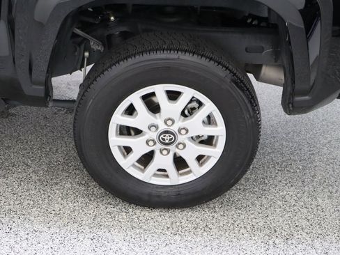 Used 2025 Toyota Tacoma SR5 AWD/4WD image 10