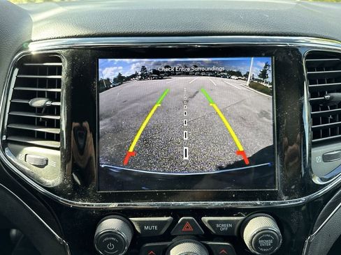 Used 2021 Jeep Grand Cherokee Limited w/ Luxury Group II image 21