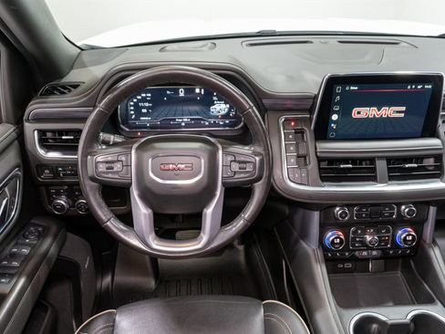 Used 2022 GMC Yukon XL SLT image 11