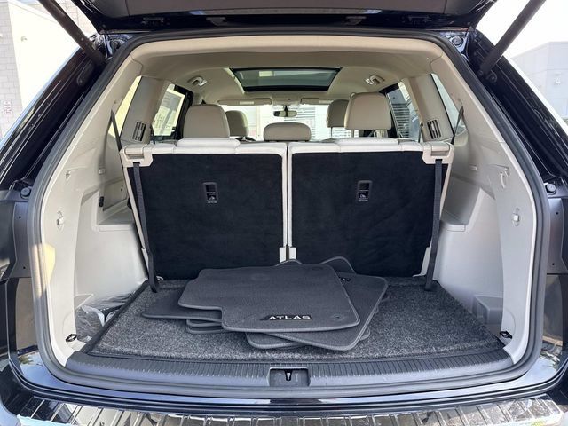 Used 2023 Volkswagen Atlas SE w/ Panoramic Sunroof Package AWD/4WD image 11