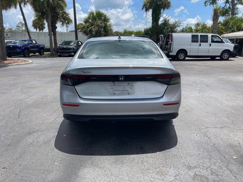 Used 2024 Honda Accord EX image 4