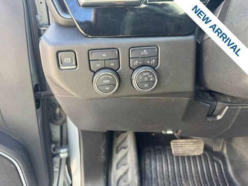 Used 2025 Chevrolet Silverado 2500 LT w/ Convenience Package image 19
