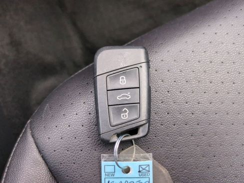 Used 2019 Volkswagen Jetta SE FWD image 28