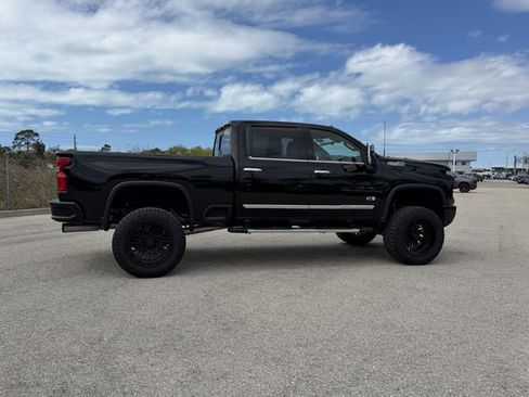 Used 2024 Chevrolet Silverado 3500 High Country image 4