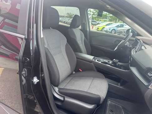 Used 2022 Nissan Rogue S AWD/4WD image 11