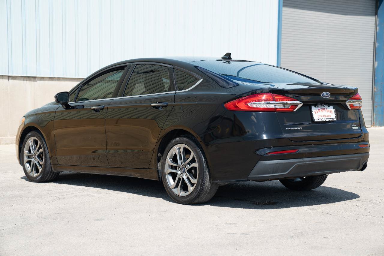 Used 2020 Ford Fusion SEL FWD image 15