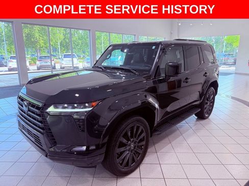 Used 2024 Lexus GX 550 w/ Accessory Package (Z1) AWD/4WD image 3