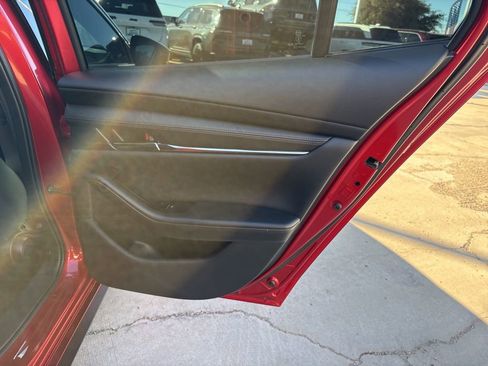 Used 2022 MAZDA MAZDA3 s AWD/4WD image 21