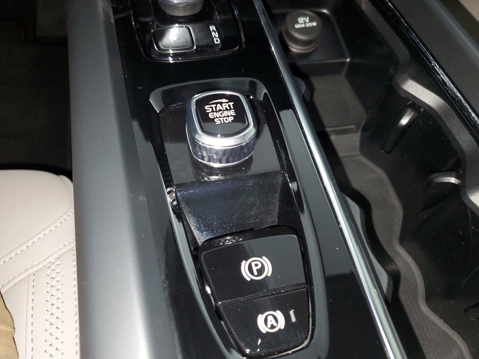 Certified 2026 Volvo XC60 B5 Core AWD/4WD image 34