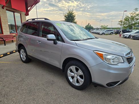 Used 2015 Subaru Forester 2.5i Limited AWD/4WD image 3