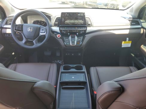 New 2026 Honda Odyssey Touring image 13