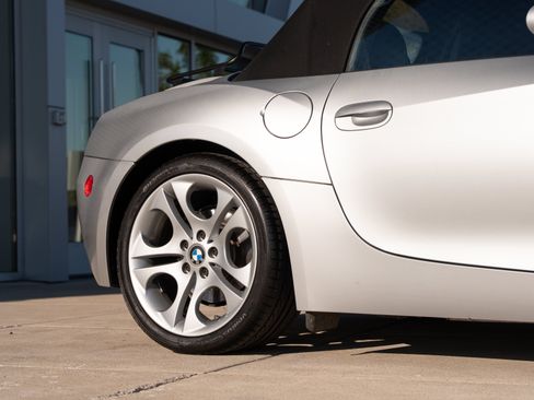 Used 2004 BMW Z4 3.0i RWD image 29