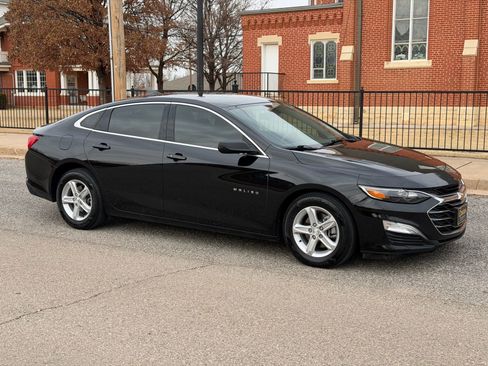 Used 2020 Chevrolet Malibu LS w/ LPO, Convenience Package 1 image 2