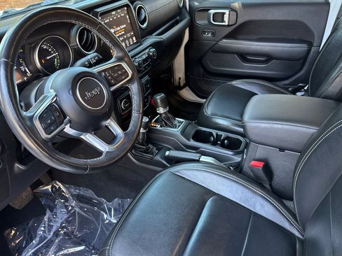 Used 2022 Jeep Wrangler Unlimited Sahara w/ Cold Weather Group image 9