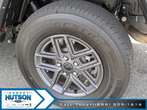 Used 2021 Jeep Gladiator Sport image 9