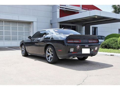 Used 2016 Dodge Challenger SXT w/ Sound Group RWD image 3